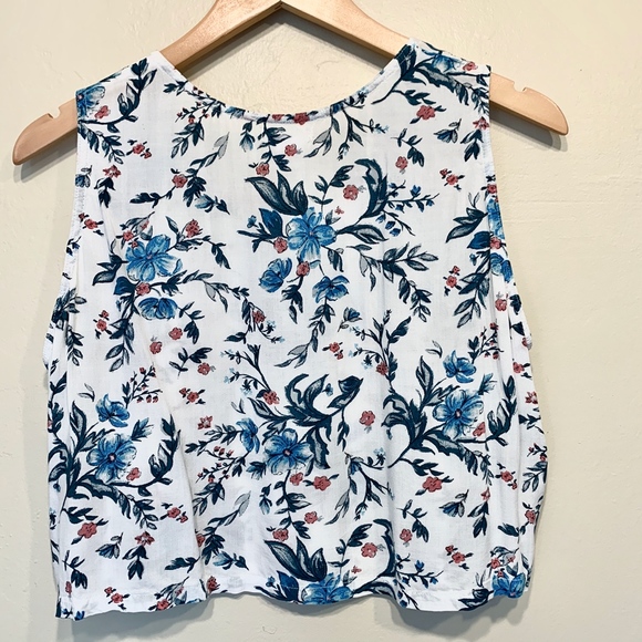 Cooperative | UO Floral Cropped Floaty Tank Top - Picture 4 of 6